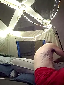 Snapshot of lit702 chatting on October 18, 10:49 am lit702 online show from October 18, 10:49 am