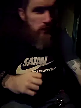 Snapshot of lit702 chatting on November 1, 4:03 am lit702 online show from November 1, 4:03 am