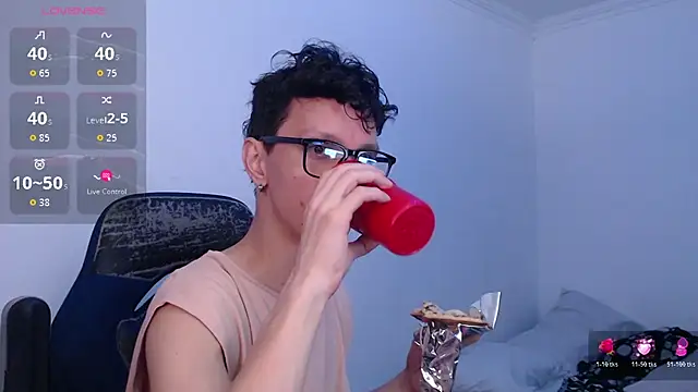 bryamado69 online show from July 8, 1:54 am
