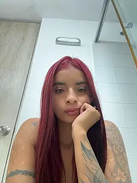 Snapshot of Laura_fernandezII chatting on January 7, 4:42 pm Laura fernandezII online show from January 7, 4:42 pm