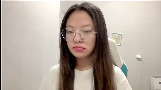 Risalynn online show from March 3, 2:04 am