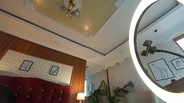 Snapshot of Princess_Violett chatting on October 24, 2:35 pm Princess Violett online show from October 24, 2:35 pm