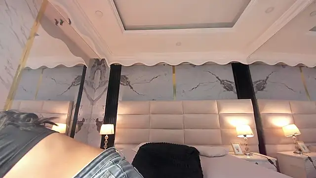 Snapshot of Princess_Violett chatting on November 10, 2:38 pm Princess Violett online show from November 10, 2:38 pm