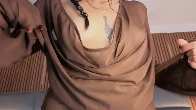 Snapshot of Princess_Violett chatting on June 24, 3:44 pm Princess Violett online show from June 24, 3:44 pm
