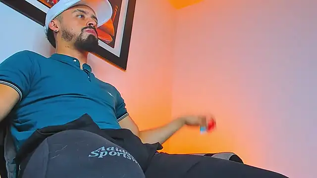 Snapshot of MAXIMUS_MASTE3 chatting on October 8, 12:08 am MAXIMUS MASTE3 online show from October 8, 12:08 am