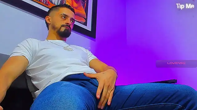 Snapshot of MAXIMUS_MASTE3 chatting on October 16, 9:16 pm MAXIMUS MASTE3 online show from October 16, 9:16 pm