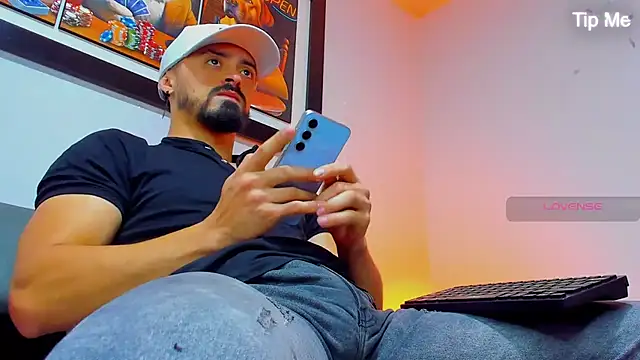 Snapshot of MAXIMUS_MASTE3 chatting on October 19, 10:32 pm MAXIMUS MASTE3 online show from October 19, 10:32 pm