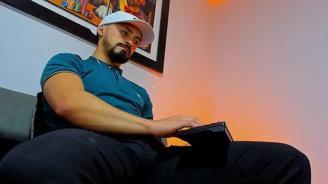 Snapshot of MAXIMUS_MASTE3 chatting on October 25, 10:15 pm MAXIMUS MASTE3 online show from October 25, 10:15 pm