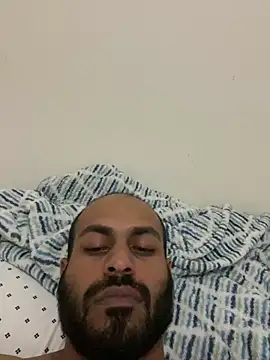 islandvybee55 online show from January 15, 12:30 am