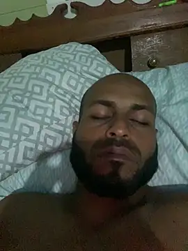 islandvybee55 online show from February 9, 3:54 am