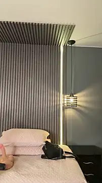 Snapshot of MiaPetit_ chatting on December 15, 8:24 pm MiaPetit online show from December 15, 8:24 pm