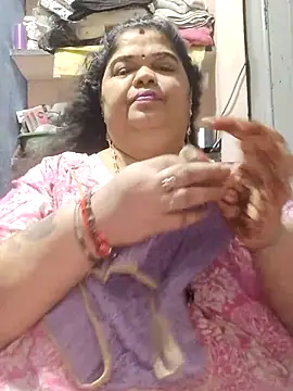 Snapshot of tamilthanushri chatting on May 3, 6:41 am tamilthanushri online show from May 3, 6:41 am