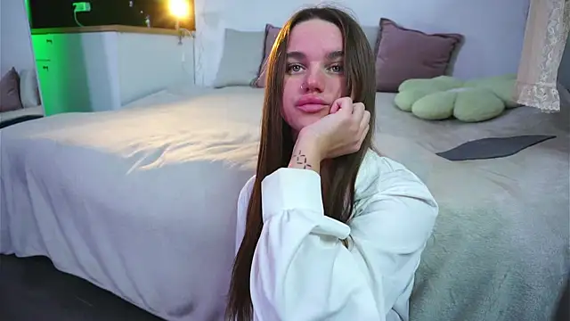 aesthetics  tease online show from December 6, 7:54 am