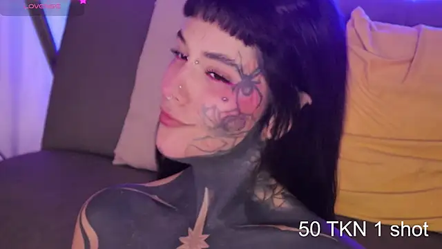 Snapshot of FairyFlexxxx chatting on February 24, 12:52 am FairyFlexxxx online show from February 24, 12:52 am