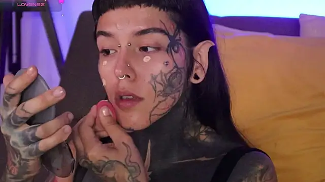 Snapshot of FairyFlexxxx chatting on February 28, 12:44 am FairyFlexxxx online show from February 28, 12:44 am