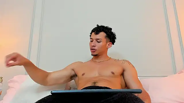 Snapshot of Dominick_star chatting on January 12, 9:08 am Dominick star online show from January 12, 9:08 am