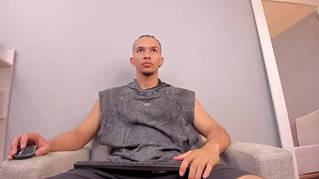 Dominick star online show from November 5, 4:01 am