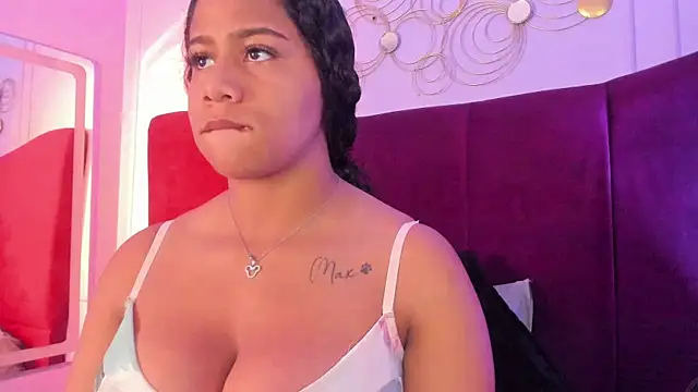 Sofi Fox  online show from April 9, 3:06 am