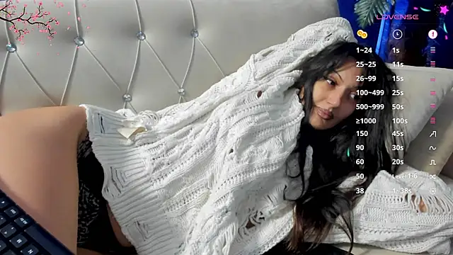 moona ray online show from March 15, 9:32 pm