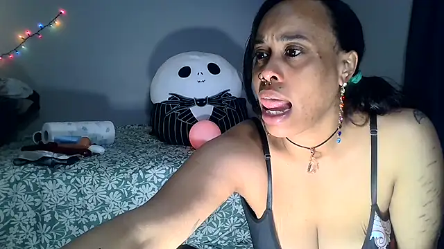 loveluna8 online show from December 22, 10:47 pm