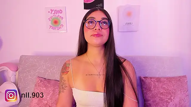 Snapshot of sensualhaven_ chatting on December 7, 2:57 pm sensualhaven online show from December 7, 2:57 pm