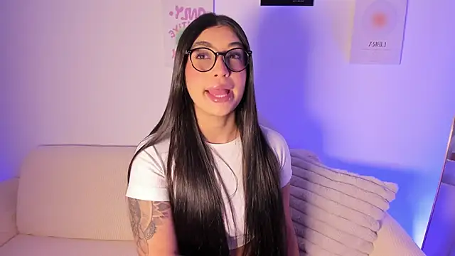 Snapshot of sensualhaven_ chatting on December 1, 12:15 am sensualhaven online show from December 1, 12:15 am