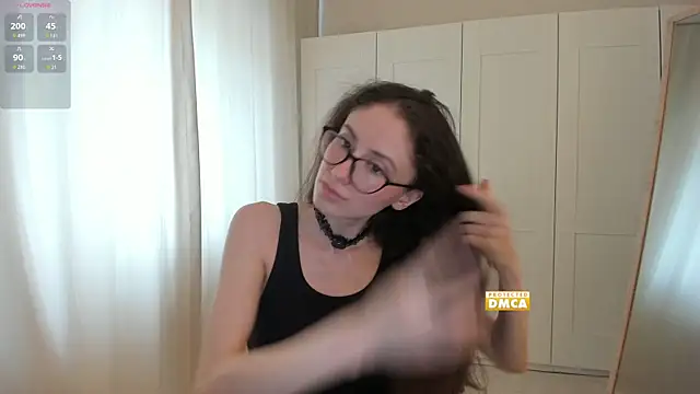 Snapshot of snowiie chatting on October 24, 11:17 am snowiie online show from October 24, 11:17 am