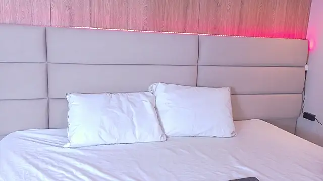 ValeSwift online show from December 5, 12:47 pm