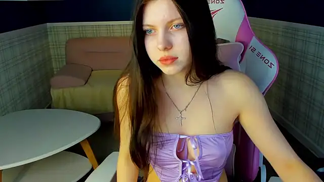 Snapshot of Sandra__Cute chatting on December 8, 8:20 am Sandra Cute online show from December 8, 8:20 am