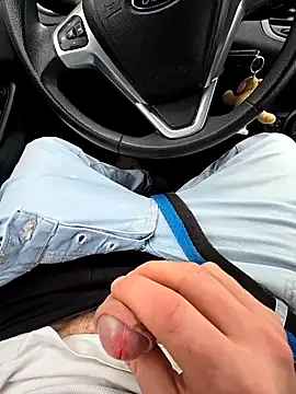 Titanhoott online show from November 8, 12:05 pm