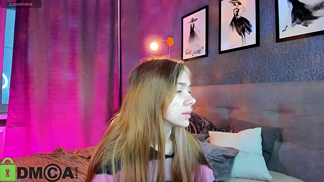 Snapshot of Lesi_Moonie01 chatting on October 12, 1:04 am Lesi Moonie01 online show from October 12, 1:04 am