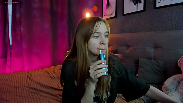 Snapshot of Lesi_Moonie01 chatting on November 2, 9:11 am Lesi Moonie01 online show from November 2, 9:11 am