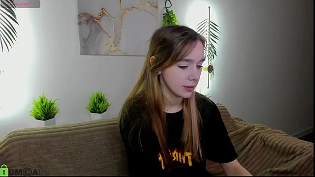 Snapshot of Lesi_Moonie01 chatting on November 10, 8:46 am Lesi Moonie01 online show from November 10, 8:46 am