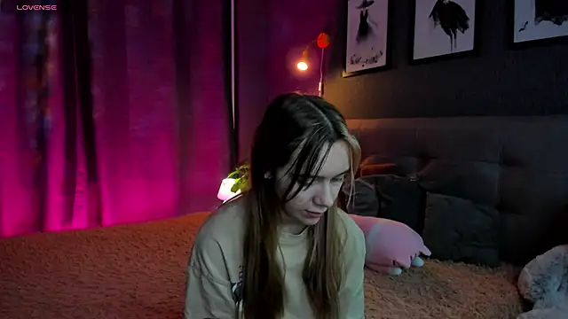 Snapshot of Lesi_Moonie01 chatting on November 13, 9:19 am Lesi Moonie01 online show from November 13, 9:19 am