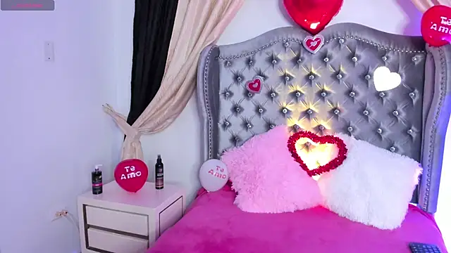 Snapshot of AbbyMorelli chatting on February 13, 7:52 pm AbbyMorelli online show from February 13, 7:52 pm