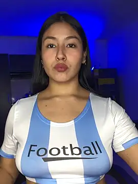 EmmaRossem online show from December 1, 7:30 pm