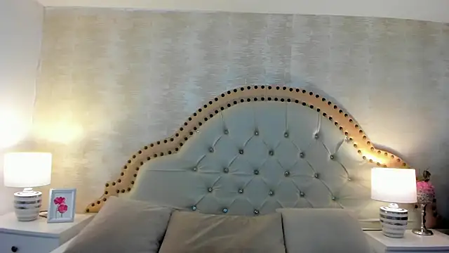 AmbarSantany online show from April 14, 10:05 pm