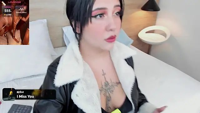 Megansttein  online show from March 10, 7:18 pm
