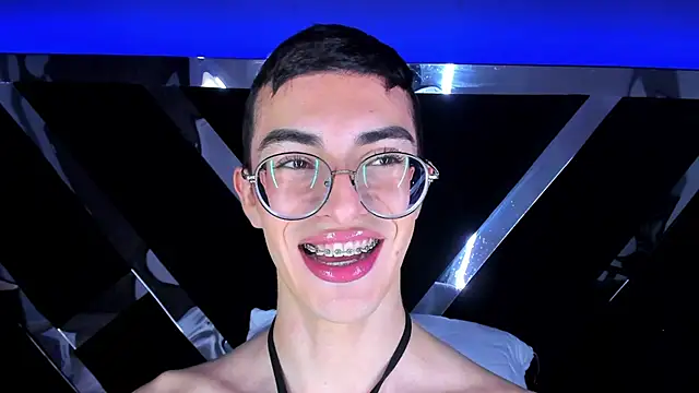 MaxiRogers online show from January 12, 8:03 pm