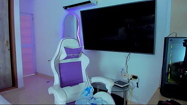 Snapshot of kittyandrick chatting on November 13, 11:58 pm kittyandrick online show from November 13, 11:58 pm