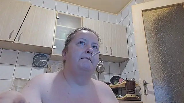 Snapshot of melissaBlessing chatting on June 14, 1:14 am melissaBlessing online show from June 14, 1:14 am