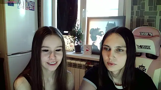 Snapshot of BlackHe4rts_ chatting on January 13, 10:03 am BlackHe4rts online show from January 13, 10:03 am