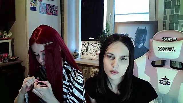 Snapshot of BlackHe4rts_ chatting on February 13, 11:06 am BlackHe4rts online show from February 13, 11:06 am