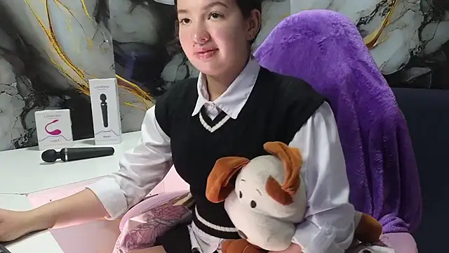 lilimini032 online show from February 23, 8:17 pm