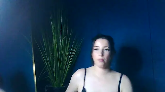 Snapshot of LuLuLover89 chatting on January 19, 11:21 pm LuLuLover89 online show from January 19, 11:21 pm