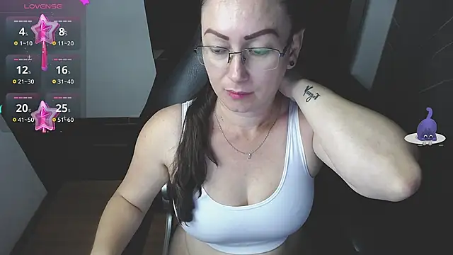 Snapshot of milly_sanchez chatting on February 11, 9:03 pm milly sanchez online show from February 11, 9:03 pm