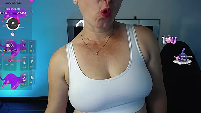 Snapshot of milly_sanchez chatting on March 9, 10:19 pm milly sanchez online show from March 9, 10:19 pm