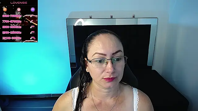 Snapshot of milly_sanchez chatting on March 11, 9:48 pm milly sanchez online show from March 11, 9:48 pm