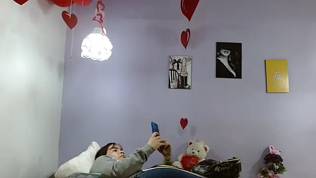 Snapshot of Kimandyuk chatting on February 22, 7:03 pm Kimandyuk online show from February 22, 7:03 pm