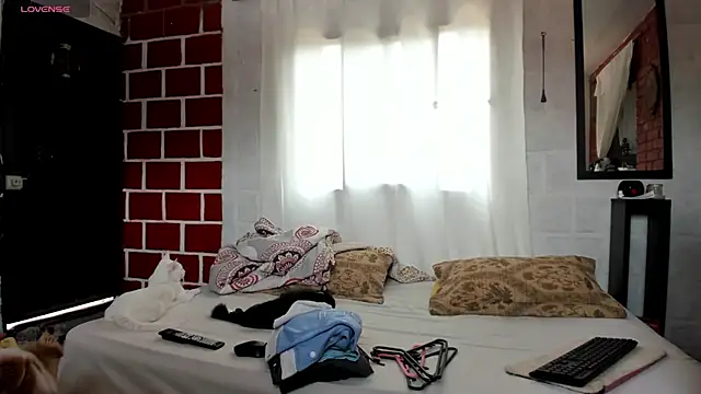 Snapshot of Kimandyuk chatting on November 12, 5:13 pm Kimandyuk online show from November 12, 5:13 pm